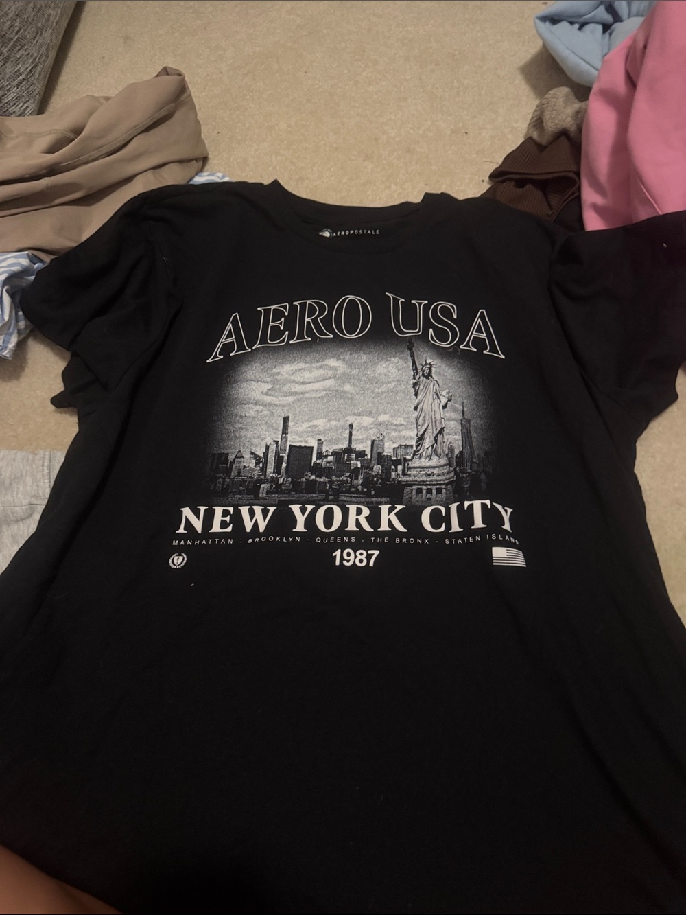 Aeropostale Black New York City Graphic Tee